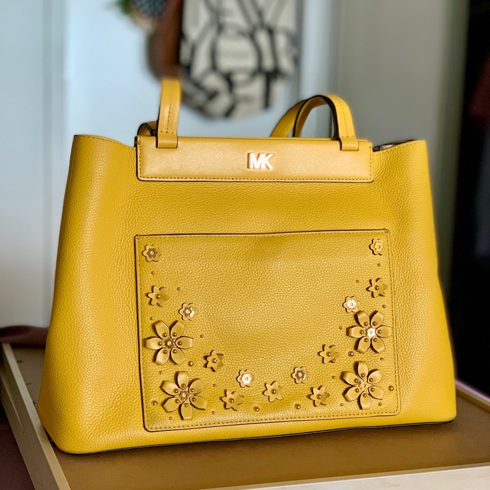 NEW- Michael Kors Meredith Leather Medium Tote- Sunflower